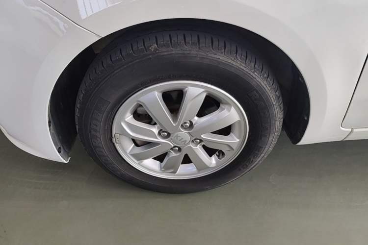 Used Kia K2 2015 Hatchback 1.4L AT GLS Cool Edition Left Front Wheel Hub