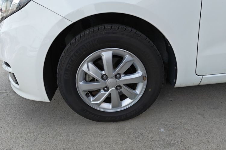 Used Kia K2 2015 Sedan 1.4L MT GLS Left Front Wheel Hub