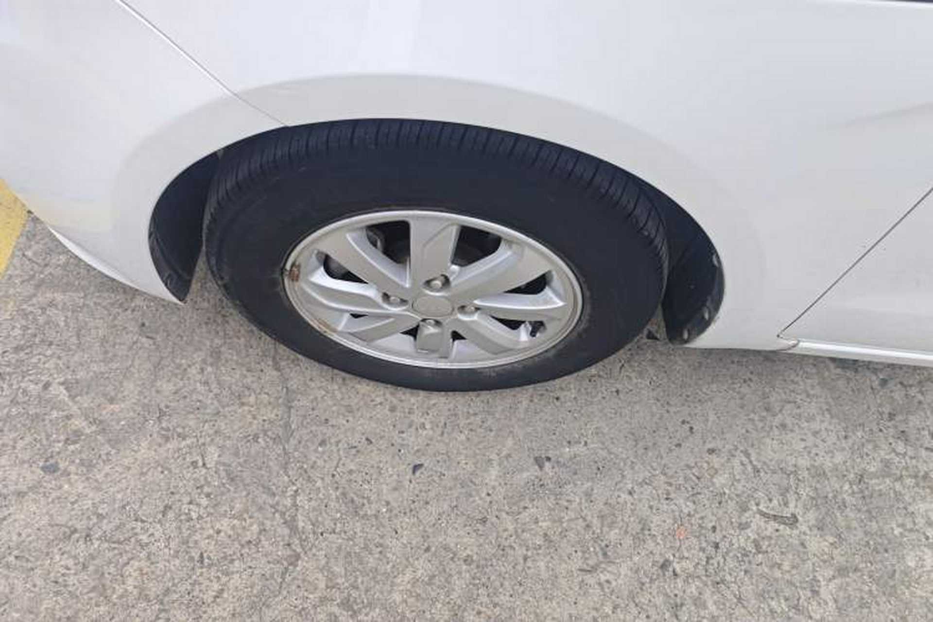 Used Kia K2 2015 Sedan 1.4L Automatic GLS Left Front Wheel Hub