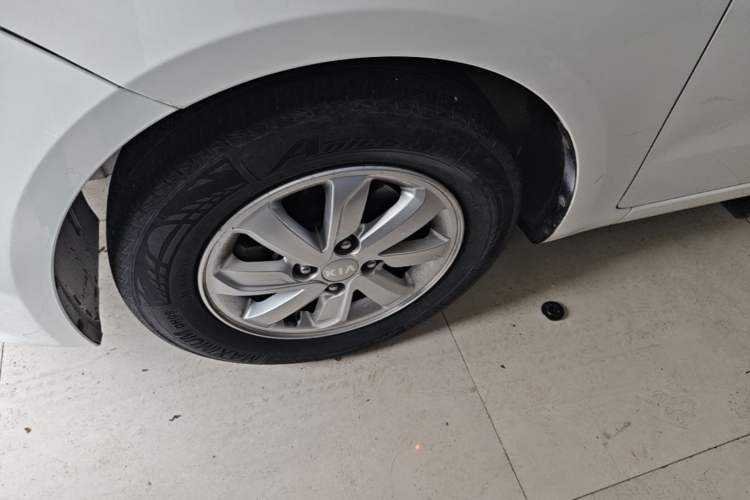 Used Kia K2 2015 Hatchback 1.4L AT GLS Cool Edition Left Front Wheel Hub