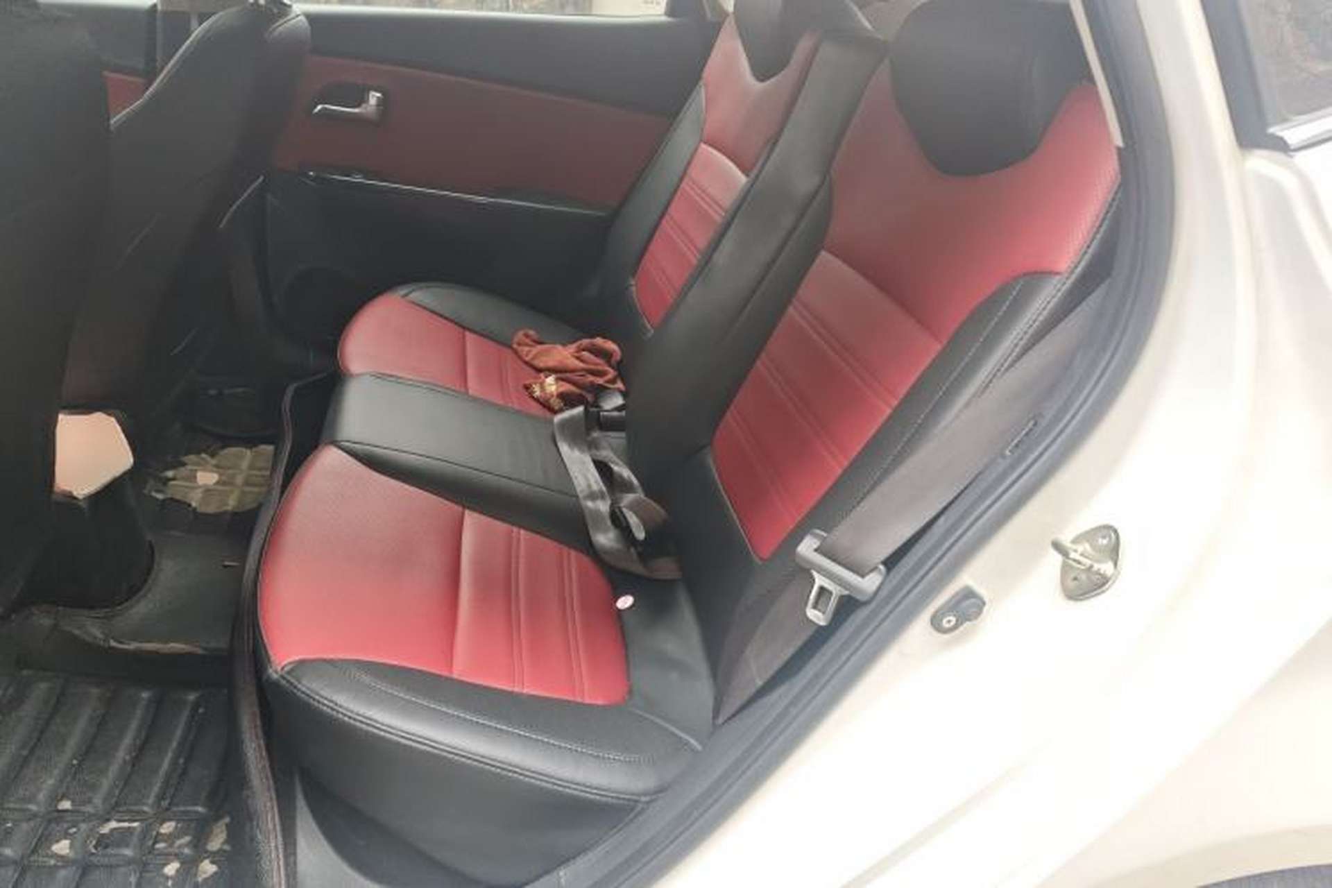 Used Kia K2 2015 Hatchback 1.4L AT GLS Cool Edition Left Rear Seat