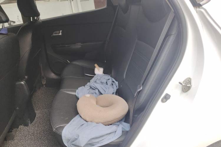 Used Kia K2 2015 Sedan 1.6L Automatic Transmission Premium Left Rear Seat