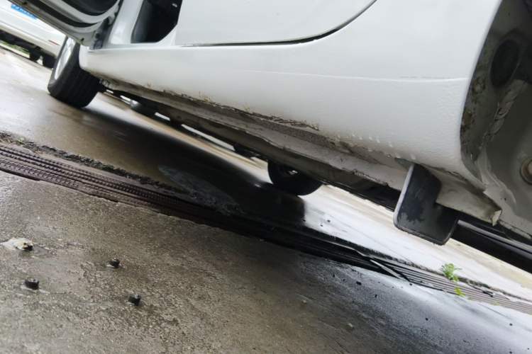 Used Kia K2 2015 Hatchback 1.4L AT GLS Cool Edition Left Side Sill