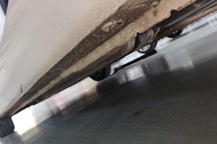 Used Kia K2 2015 Hatchback 1.4L AT GLS Cool Edition Left Side Sill