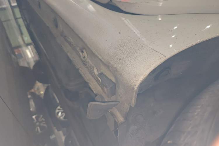 Used Kia K2 2015 Sedan 1.6L Automatic Transmission Premium Left Side Sill