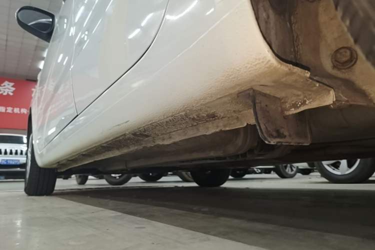Used Kia K2 2015 Hatchback 1.4L AT GLS Cool Edition Left Side Sill