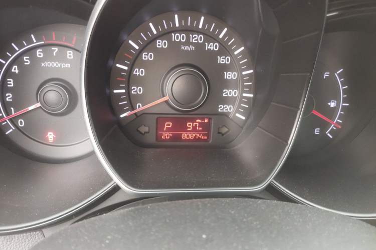 Used Kia K2 2015 Sedan 1.4L Automatic GLS Odometer Close Up