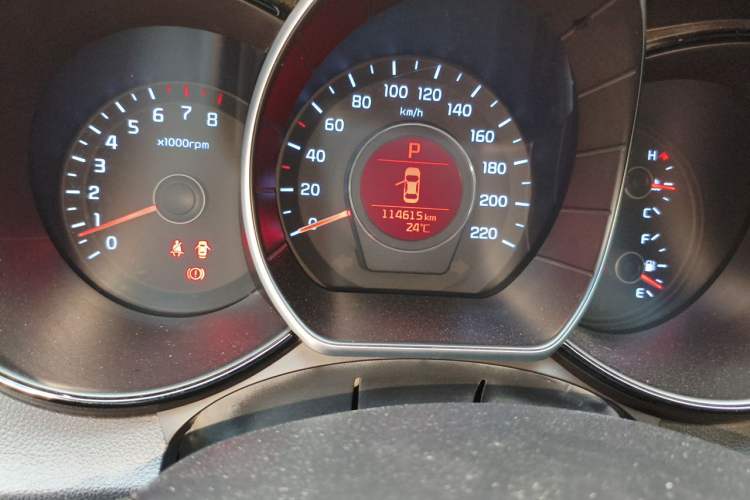 Used Kia K2 2015 Sedan 1.6L Automatic Transmission Premium Odometer Close Up