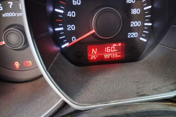 Used Kia K2 2015 Sedan 1.4L Automatic GLS Odometer Close Up