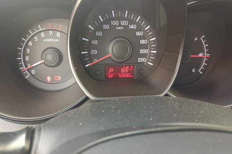 Used Kia K2 2015 Sedan 1.4L Automatic GLS Odometer Close Up