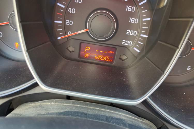 Used Kia K2 2015 Sedan 1.4L Automatic GLS Odometer Close Up
