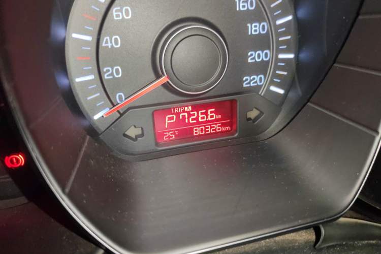 Used Kia K2 2015 Sedan 1.4L Automatic GLS Odometer Close Up