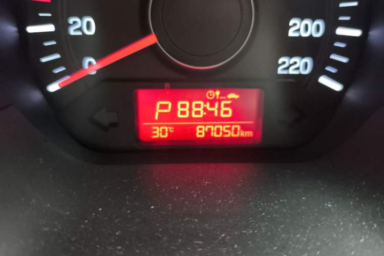 Used Kia K2 2015 Sedan 1.4L Automatic GLS Odometer Close Up