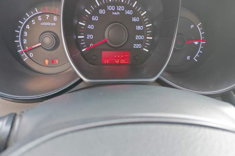 Used Kia K2 2015 Sedan 1.4L MT GLS Odometer Close Up