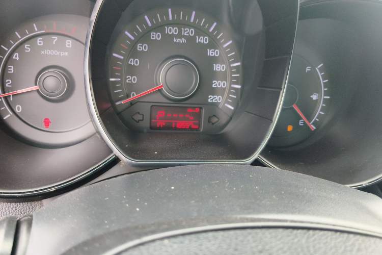 Used Kia K2 2015 Sedan 1.4L Automatic GLS Odometer Close Up