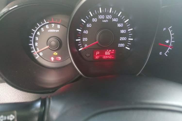 Used Kia K2 2015 Sedan 1.4L Automatic GLS Odometer Close Up