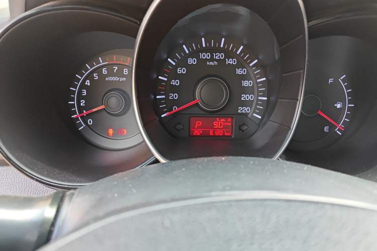 Used Kia K2 2015 Sedan 1.4L Automatic GLS Odometer Close Up