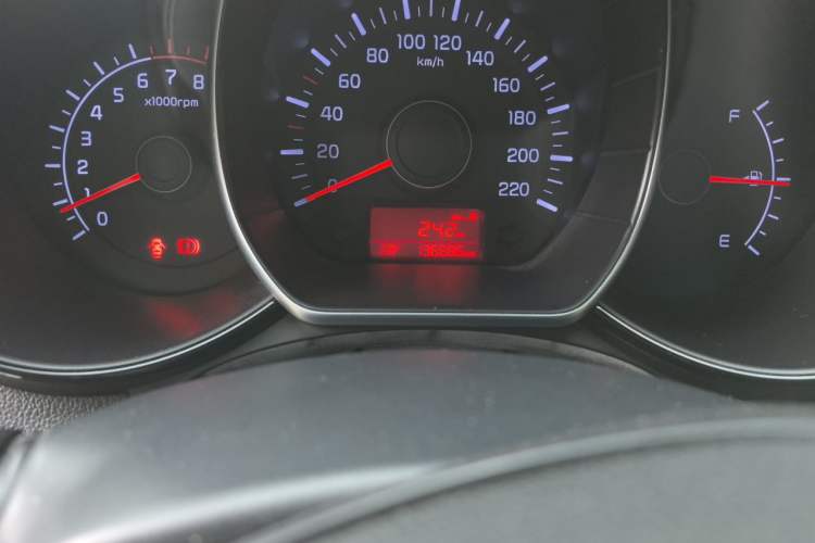 Used Kia K2 2015 Sedan 1.4L MT GLS Odometer Close Up
