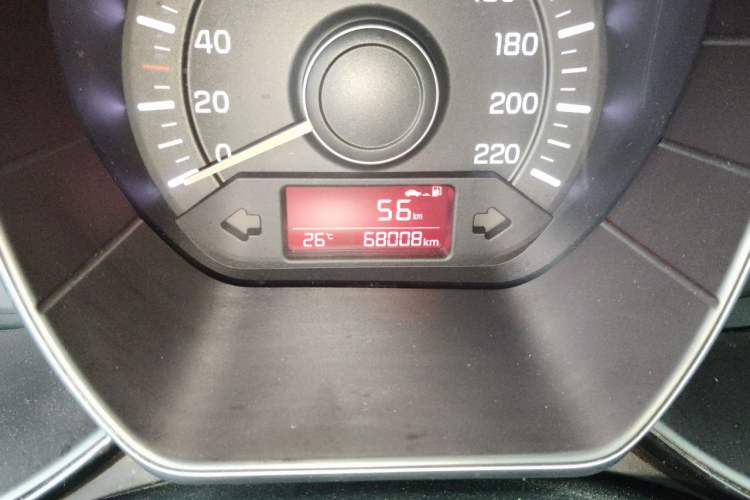 Used Kia K2 2015 Sedan 1.4L MT GLS Odometer Close Up