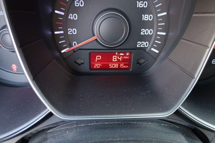 Used Kia K2 2015 Sedan 1.4L Automatic GLS Odometer Close Up