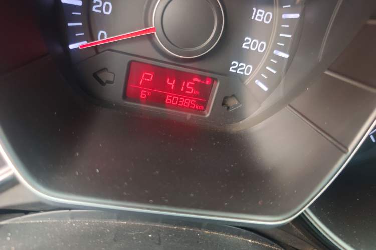 Used Kia K2 2015 Sedan 1.4L Automatic GLS Odometer Close Up
