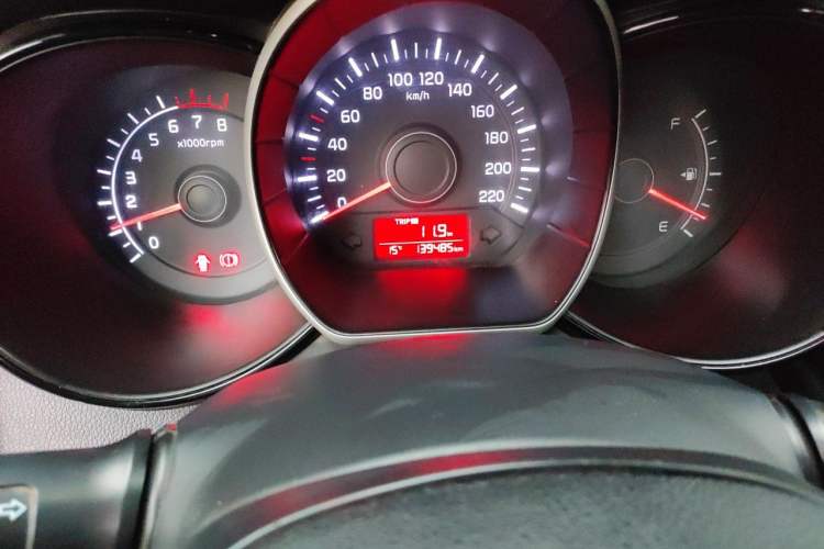 Used Kia K2 2015 Sedan 1.4L Manual Transmission GL Odometer Close Up