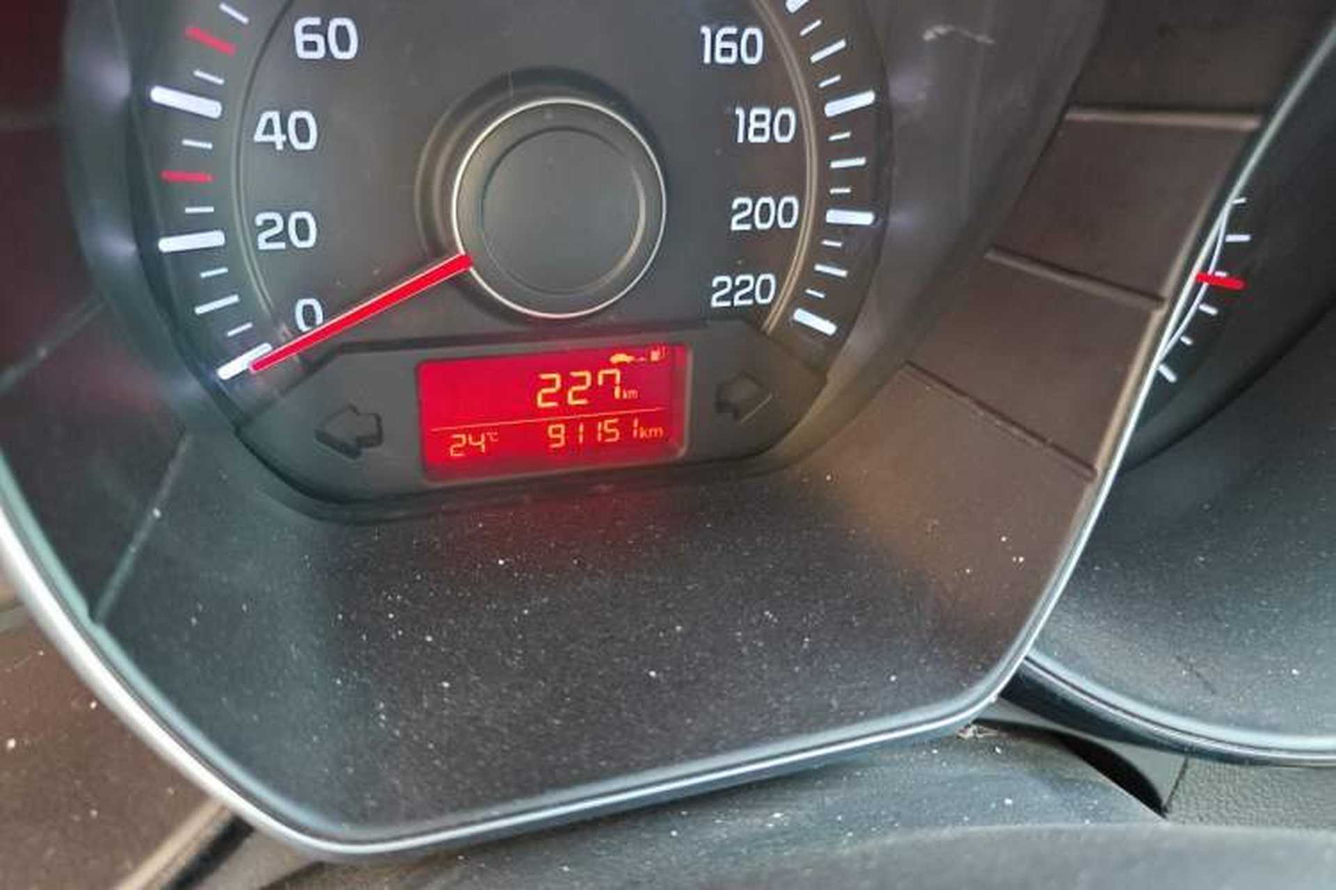 Used Kia K2 2015 Sedan 1.4L MT GLS Odometer Close Up