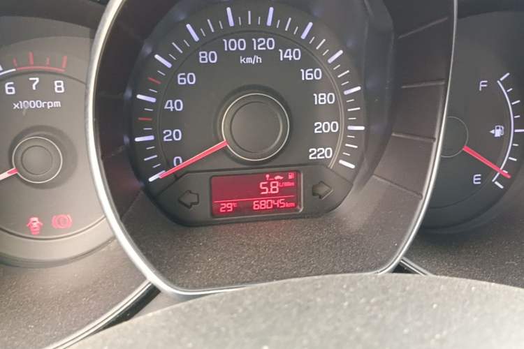 Used Kia K2 2015 Sedan 1.4L Manual Transmission GL Odometer Close Up
