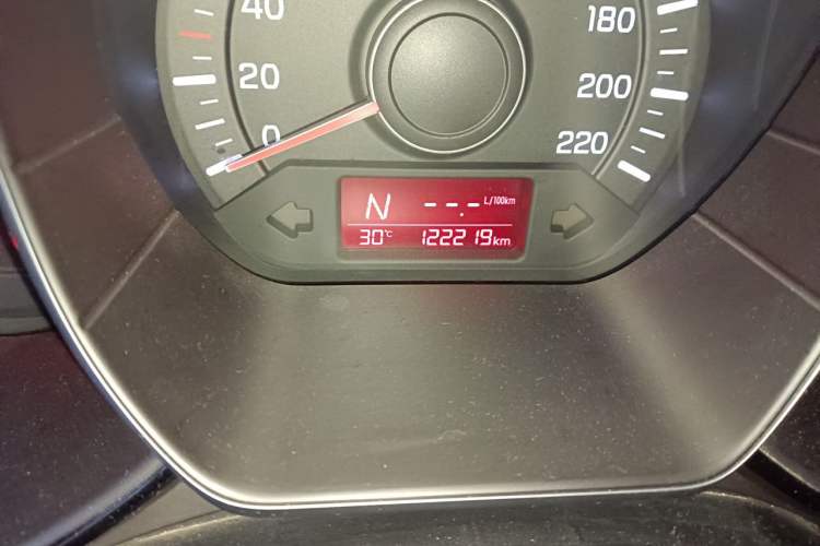 Used Kia K2 2015 Sedan 1.4L Manual Transmission GL Odometer Close Up
