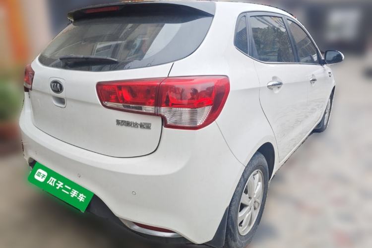 Used Kia K2 2015 Hatchback 1.4L AT GLS Cool Edition Rear Right 45 Deg