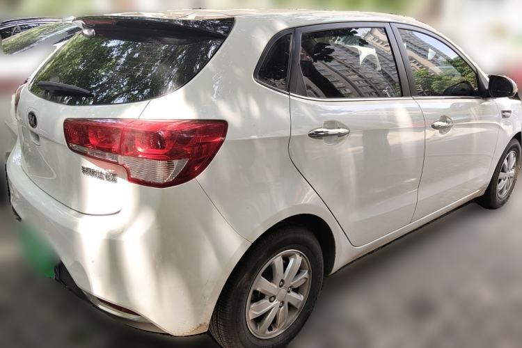 Used Kia K2 2015 Hatchback 1.4L AT GLS Cool Edition Rear Right 45 Deg