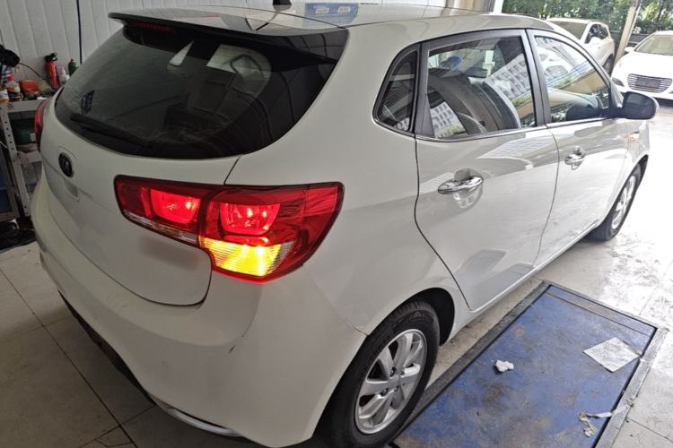 Used Kia K2 2015 Hatchback 1.4L AT GLS Cool Edition Rear Right 45 Deg