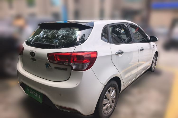 Used Kia K2 2015 Hatchback 1.4L AT GLS Cool Edition Rear Right 45 Deg