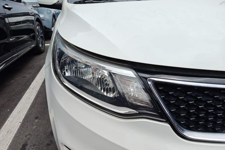 Used Kia K2 2015 Sedan 1.4L Automatic GLS Right Front Headlight