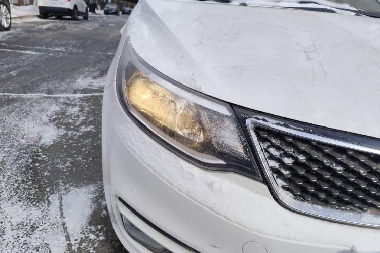 Used Kia K2 2015 Sedan 1.4L MT GLS Right Front Headlight
