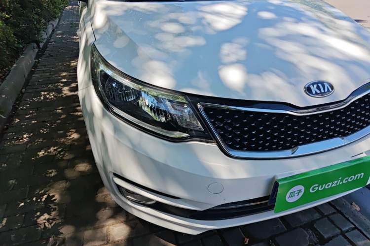 Used Kia K2 2015 Sedan 1.4L MT GLS Right Front Headlight