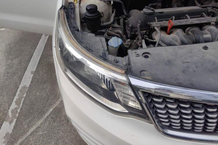 Used Kia K2 2015 Sedan 1.4L Automatic GLS Right Front Headlight