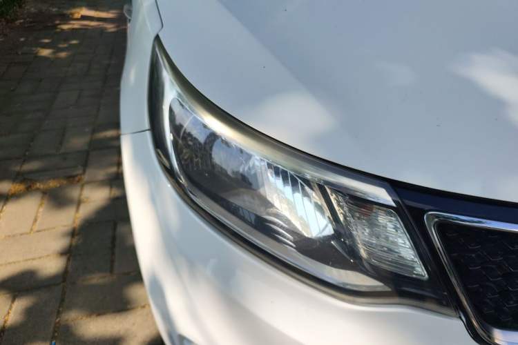 Used Kia K2 2015 Sedan 1.4L MT GLS Right Front Headlight