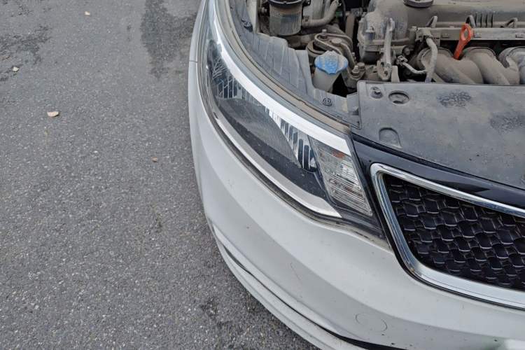 Used Kia K2 2015 Sedan 1.4L MT GLS Right Front Headlight