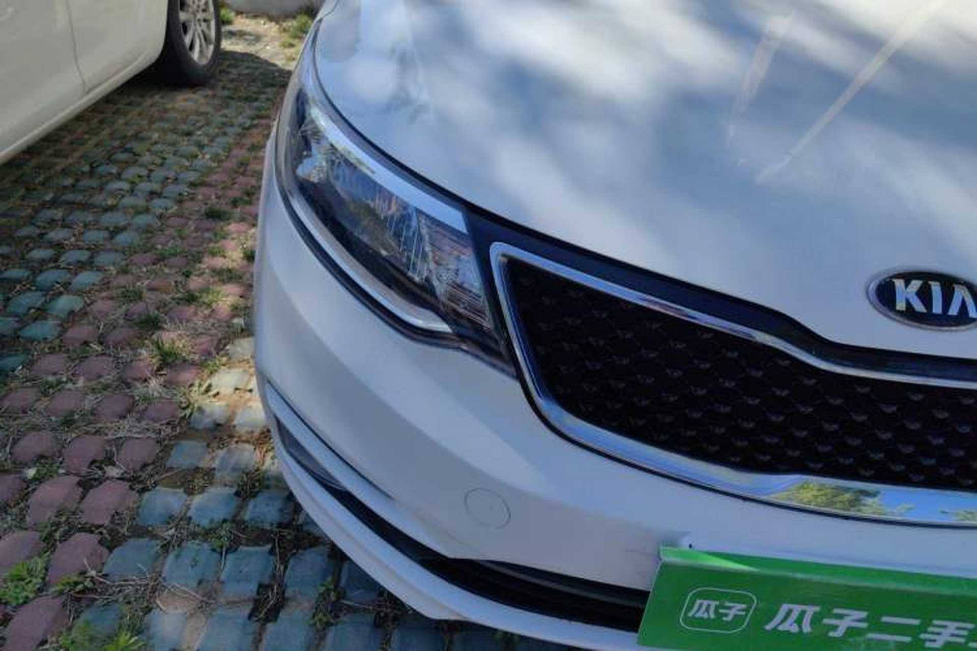 Used Kia K2 2015 Sedan 1.4L MT GLS Right Front Headlight