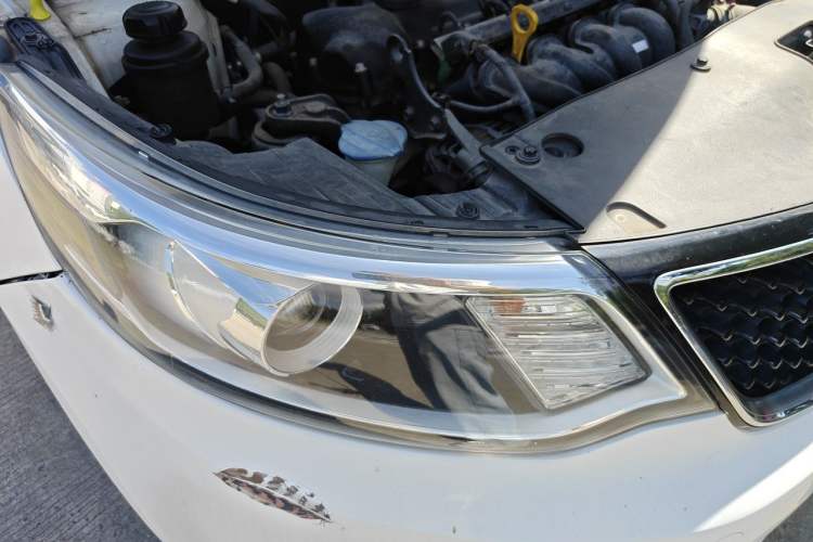 Used Kia K2 2015 Sedan 1.6L Automatic Transmission Premium Right Front Headlight