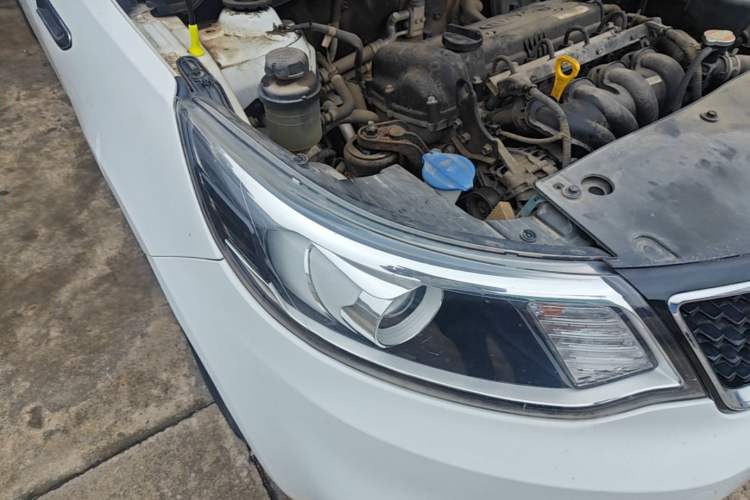 Used Kia K2 2015 Sedan 1.4L MT TOP Right Front Headlight