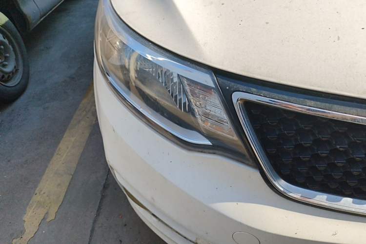 Used Kia K2 2015 Sedan 1.4L MT GLS Right Front Headlight