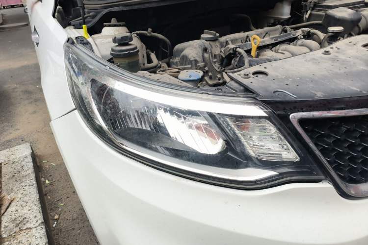 Used Kia K2 2015 Sedan 1.4L MT GLS Right Front Headlight
