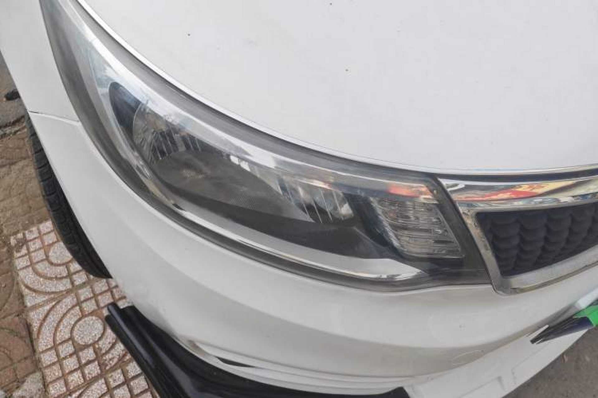 Used Kia K2 2015 Sedan 1.4L Automatic GLS Right Front Headlight