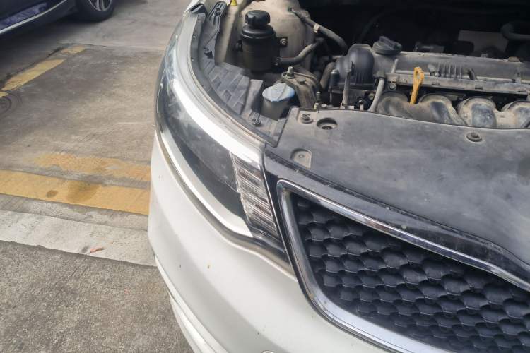 Used Kia K2 2015 Sedan 1.4L MT GLS Right Front Headlight