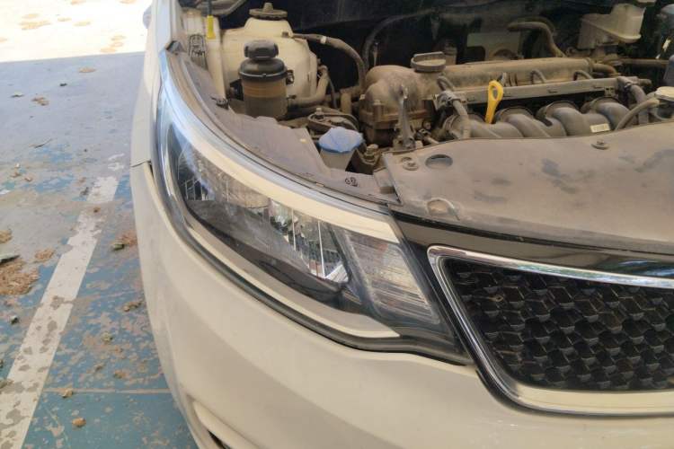 Used Kia K2 2015 Sedan 1.4L MT GLS Right Front Headlight