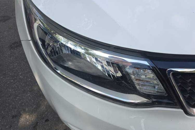 Used Kia K2 2015 Sedan 1.4L Automatic GLS Right Front Headlight