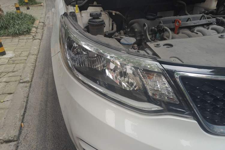 Used Kia K2 2015 Sedan 1.4L MT GLS Right Front Headlight