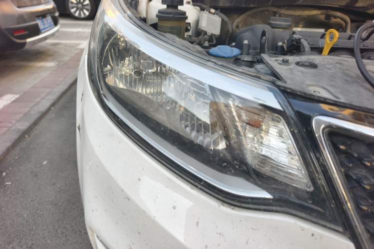 Used Kia K2 2015 Sedan 1.4L MT GLS Right Front Headlight